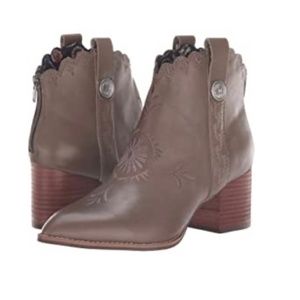Seychelles Womens Habitat Bootie Grey 9.5 M
